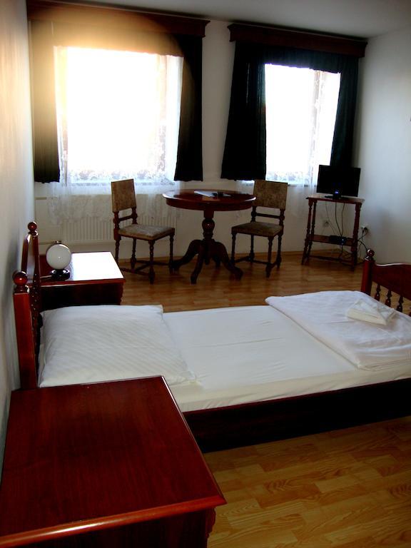 Penzion Aviatik Čáslav Habitación foto
