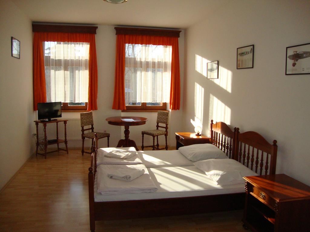 Penzion Aviatik Čáslav Habitación foto