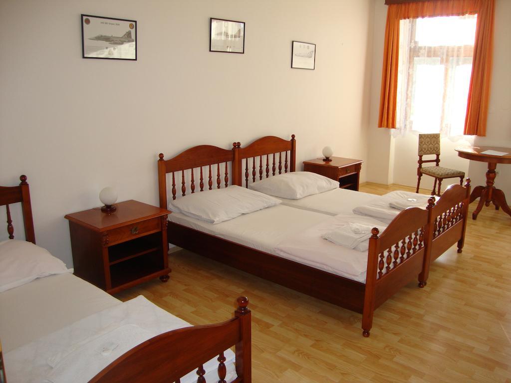 Penzion Aviatik Čáslav Habitación foto